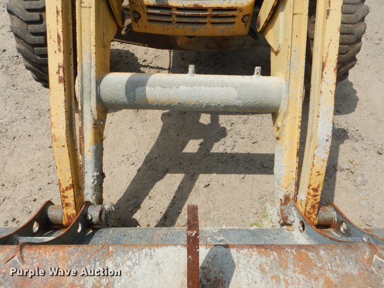image for item DG8710 2000 Komatsu WB140  backhoe
