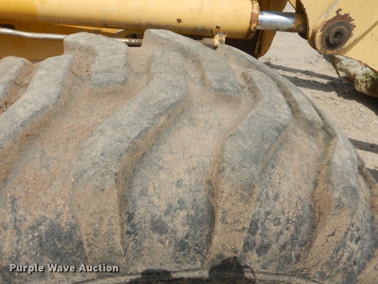 image for item DG8710 2000 Komatsu WB140  backhoe