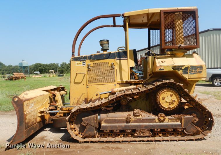 image for item DG8748 1997 Caterpillar D5M  dozer