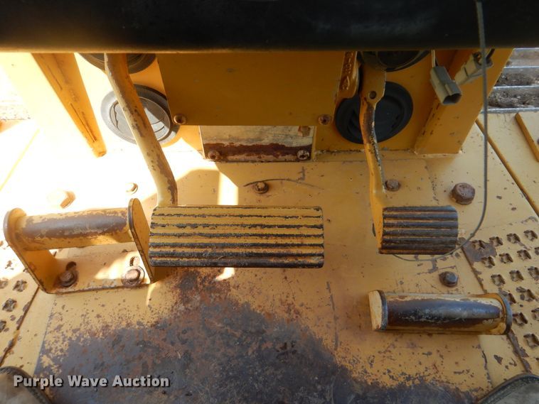 image for item DG8748 1997 Caterpillar D5M  dozer