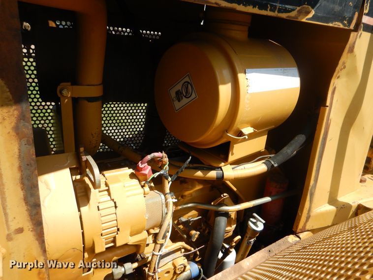 image for item DG8748 1997 Caterpillar D5M  dozer