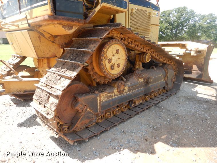image for item DG8748 1997 Caterpillar D5M  dozer