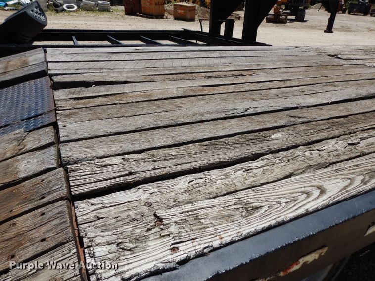 image for item DH2736 1998 Towmaster T40 equipment trailer