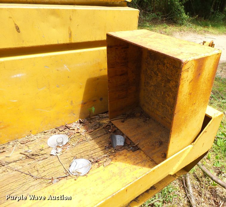 image for item DH3768 2000 Redi Haul FSL21210 equipment trailer