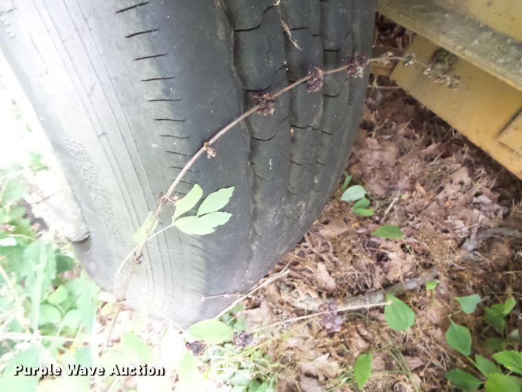 image for item DH3768 2000 Redi Haul FSL21210 equipment trailer