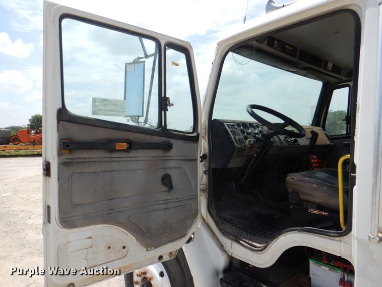 image for item DH5366 2000 Freightliner FL70  service truck with crane