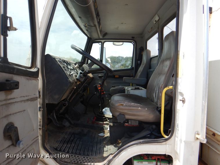 image for item DH5366 2000 Freightliner FL70  service truck with crane