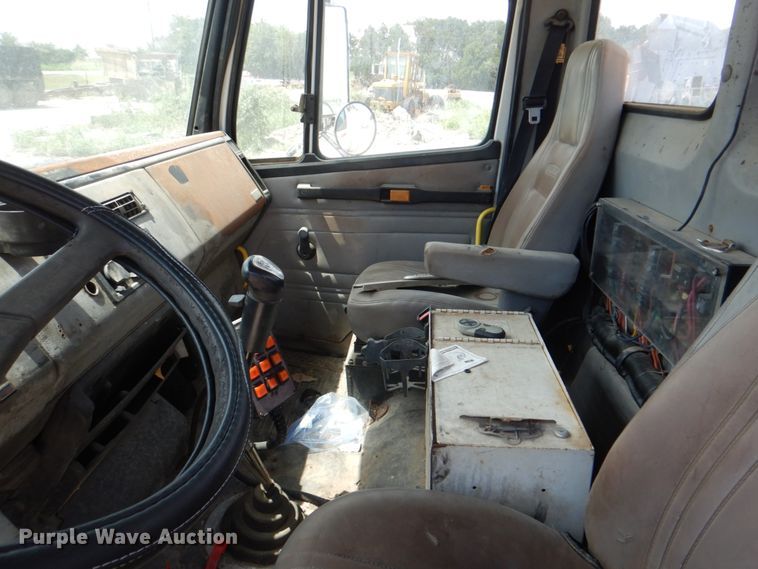 image for item DH5366 2000 Freightliner FL70  service truck with crane