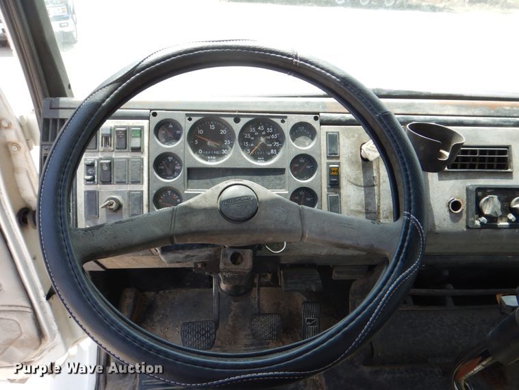 image for item DH5366 2000 Freightliner FL70  service truck with crane