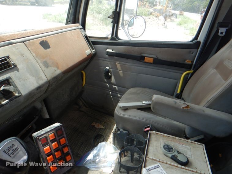 image for item DH5366 2000 Freightliner FL70  service truck with crane