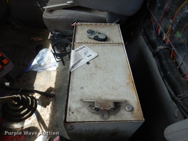 image for item DH5366 2000 Freightliner FL70  service truck with crane