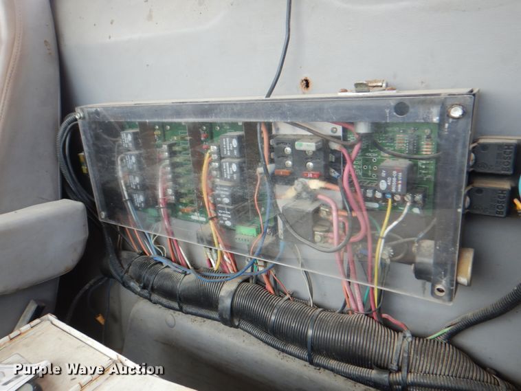 image for item DH5366 2000 Freightliner FL70  service truck with crane