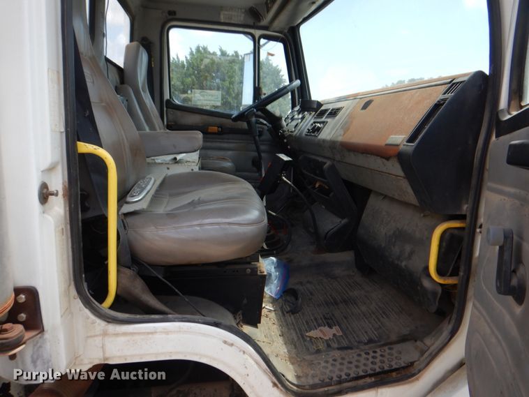 image for item DH5366 2000 Freightliner FL70  service truck with crane