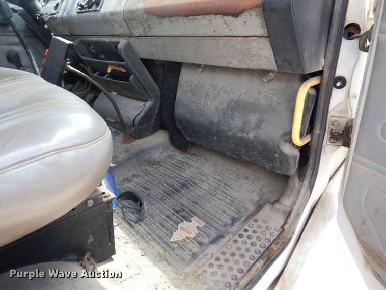 image for item DH5366 2000 Freightliner FL70  service truck with crane