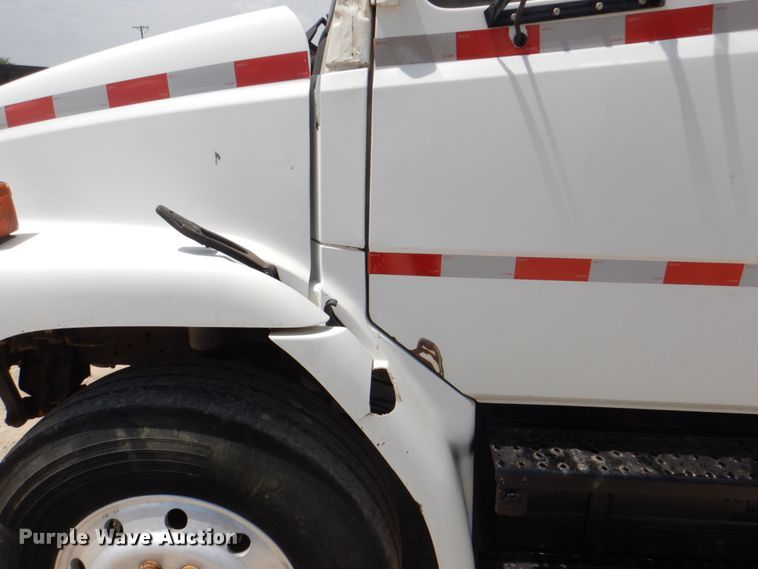 image for item DH5366 2000 Freightliner FL70  service truck with crane