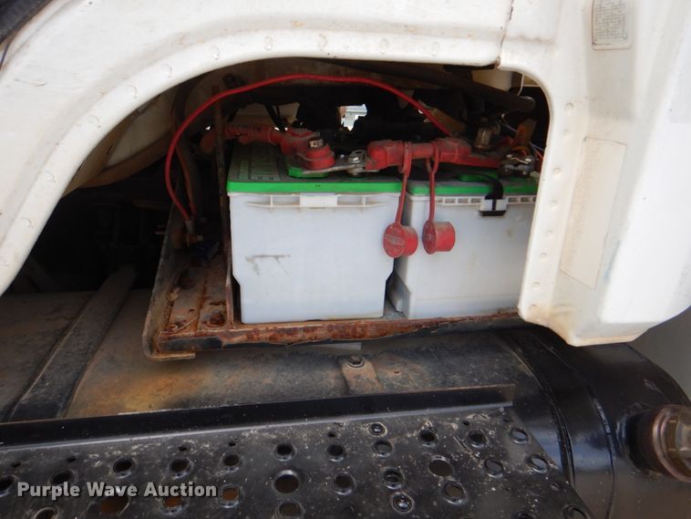 image for item DH5366 2000 Freightliner FL70  service truck with crane