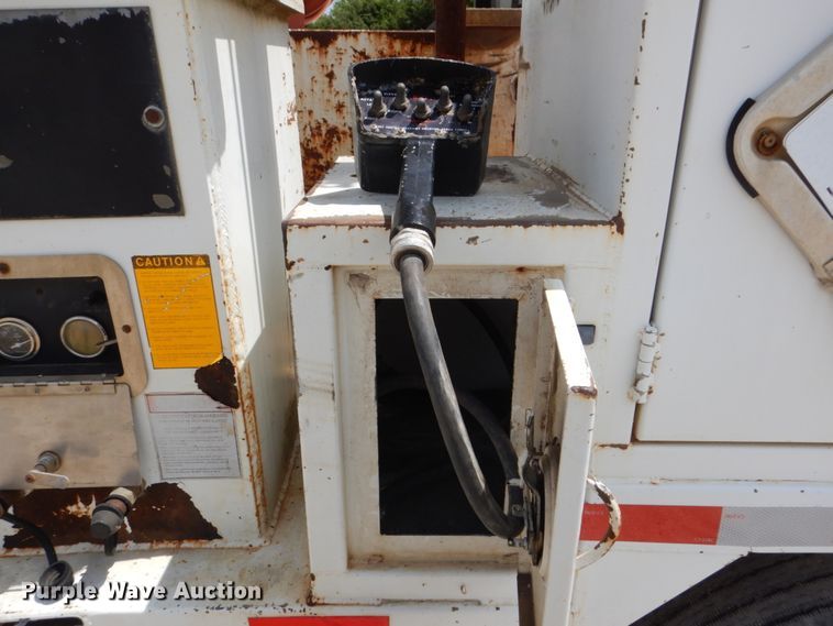 image for item DH5366 2000 Freightliner FL70  service truck with crane