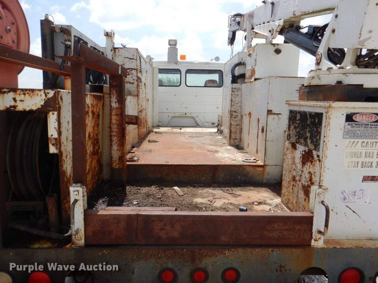 image for item DH5366 2000 Freightliner FL70  service truck with crane