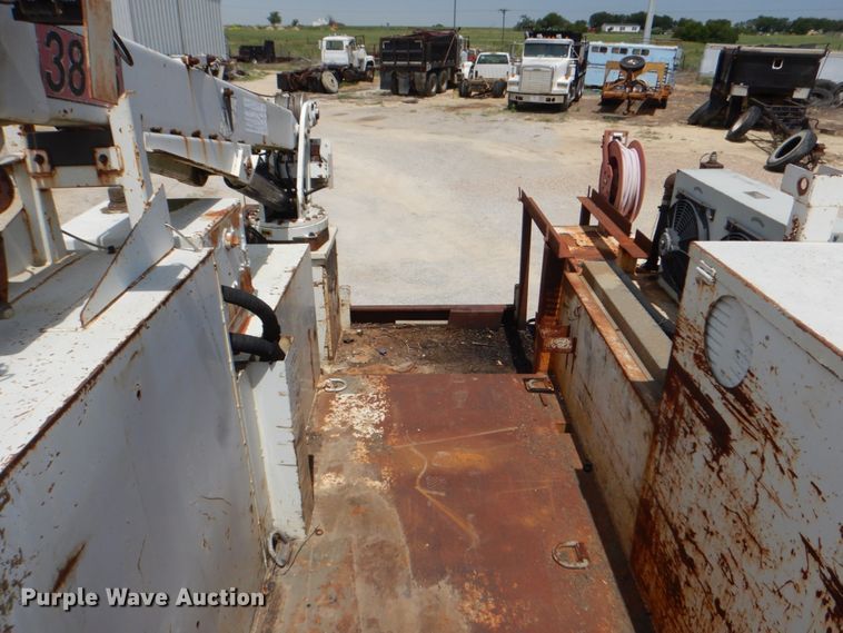 image for item DH5366 2000 Freightliner FL70  service truck with crane