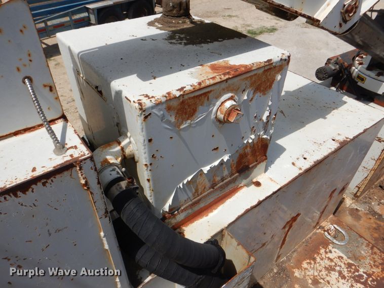 image for item DH5366 2000 Freightliner FL70  service truck with crane