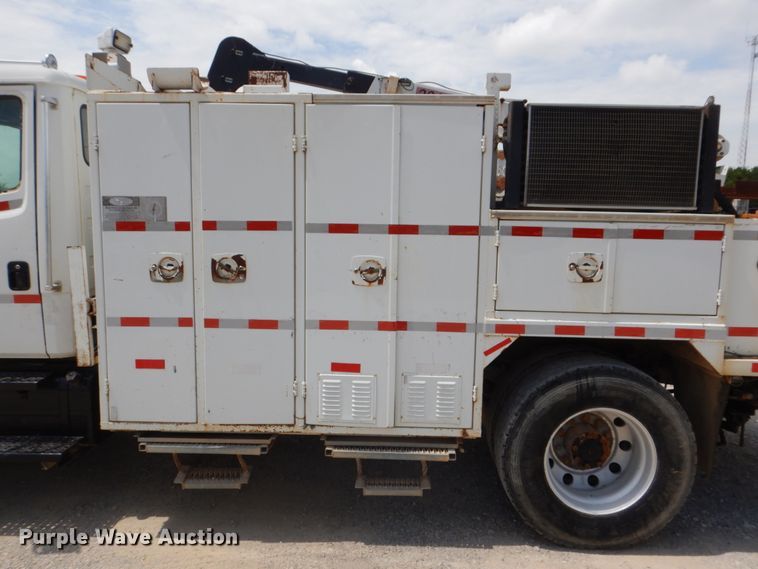 image for item DH5366 2000 Freightliner FL70  service truck with crane