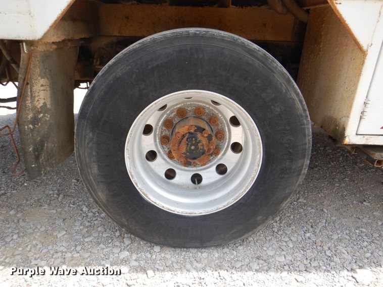 image for item DH5366 2000 Freightliner FL70  service truck with crane