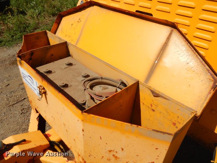 image for item DH6500 2014 Morbark M15RX wood chipper