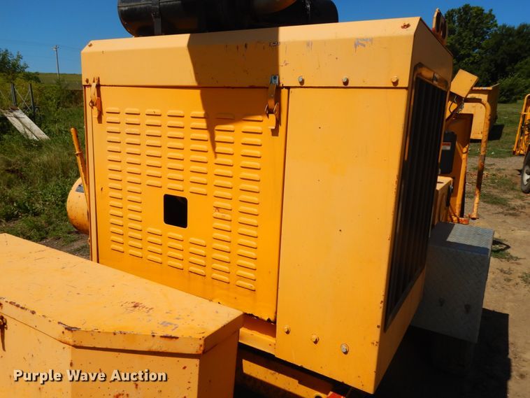 image for item DH6500 2014 Morbark M15RX wood chipper