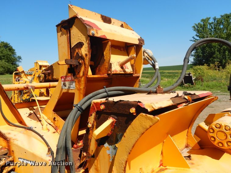 image for item DH6500 2014 Morbark M15RX wood chipper
