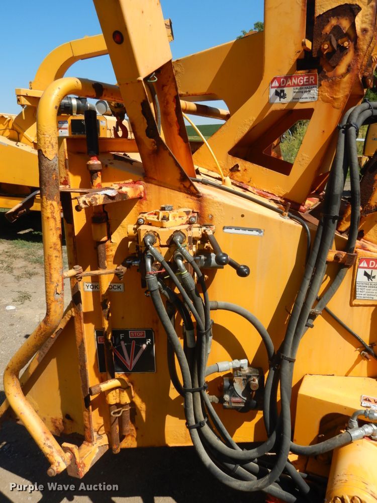 image for item DH6500 2014 Morbark M15RX wood chipper