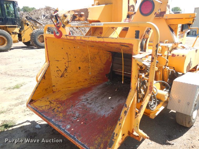 image for item DH6500 2014 Morbark M15RX wood chipper