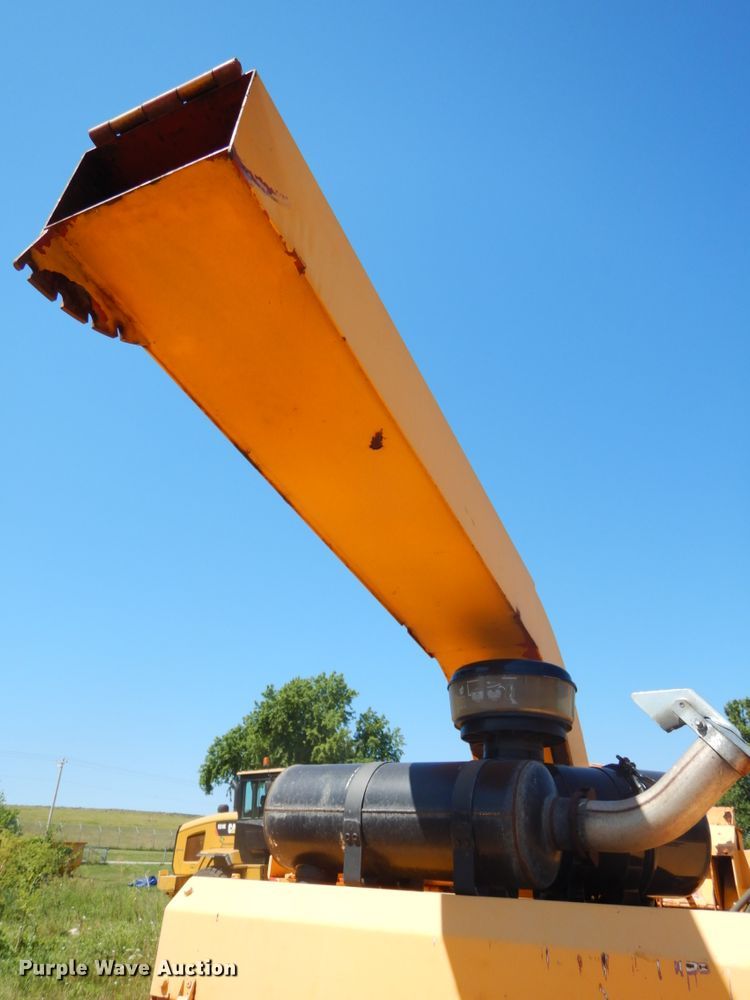 image for item DH6500 2014 Morbark M15RX wood chipper