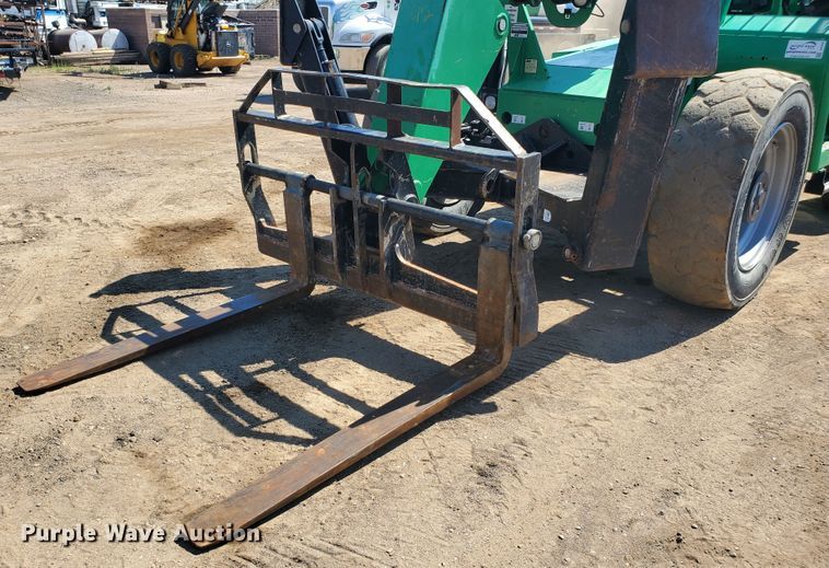 image for item DJ3143 2014 Sky Trak 10042  telehandler