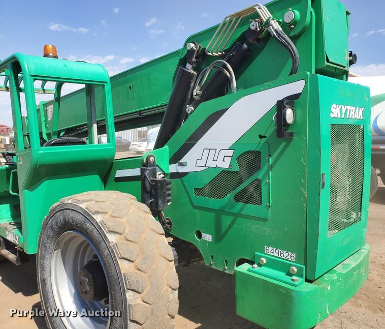 image for item DJ3143 2014 Sky Trak 10042  telehandler