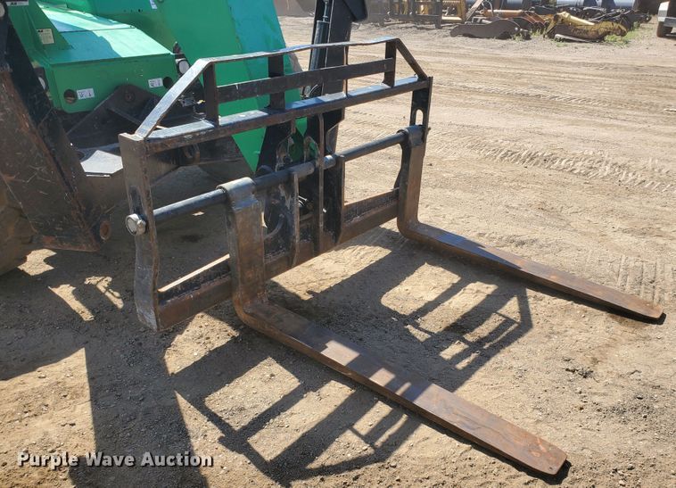 image for item DJ3143 2014 Sky Trak 10042  telehandler