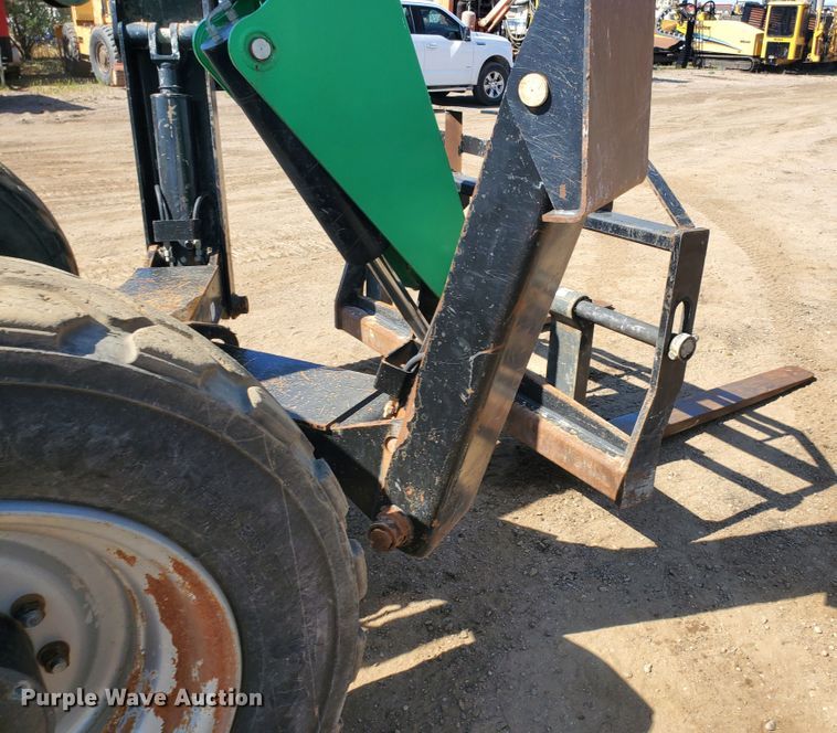 image for item DJ3143 2014 Sky Trak 10042  telehandler