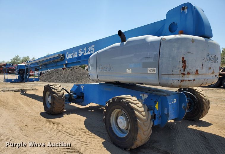 image for item DJ3144 2005 Genie S125  boom lift