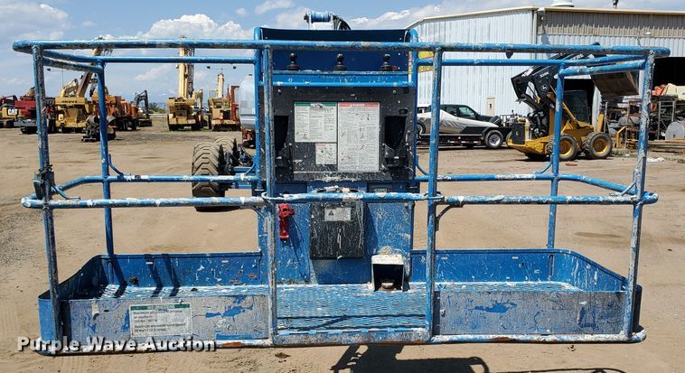 image for item DJ3144 2005 Genie S125  boom lift