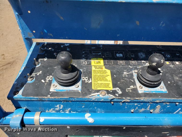 image for item DJ3144 2005 Genie S125  boom lift