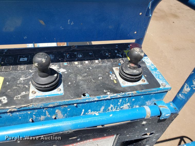 image for item DJ3144 2005 Genie S125  boom lift