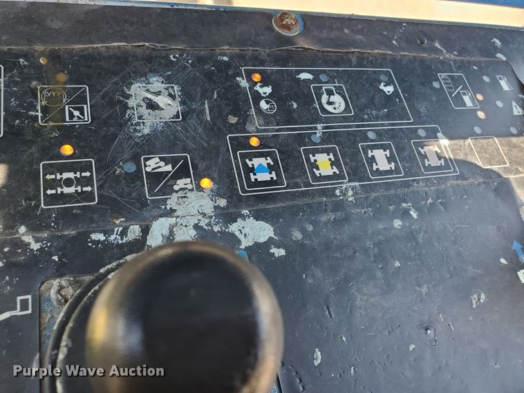 image for item DJ3144 2005 Genie S125  boom lift