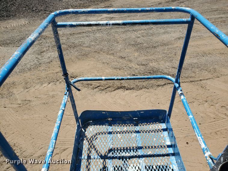 image for item DJ3144 2005 Genie S125  boom lift