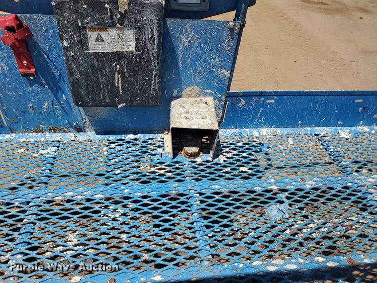 image for item DJ3144 2005 Genie S125  boom lift