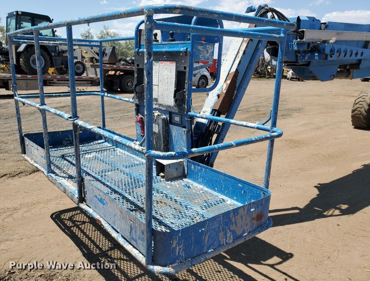 image for item DJ3144 2005 Genie S125  boom lift