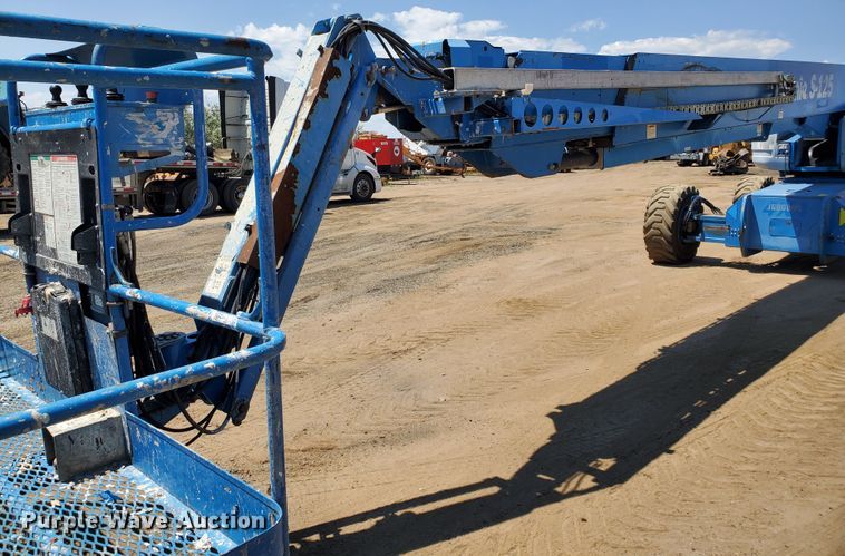 image for item DJ3144 2005 Genie S125  boom lift
