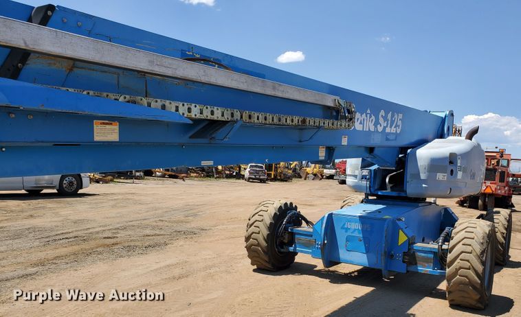 image for item DJ3144 2005 Genie S125  boom lift