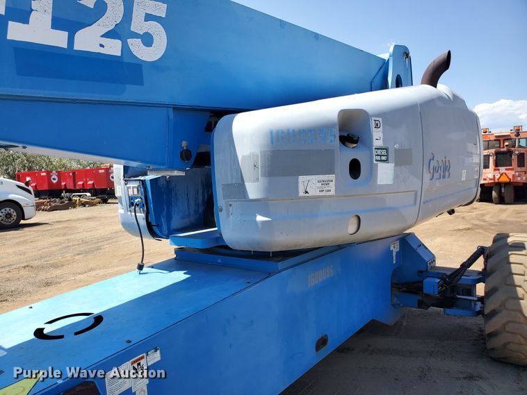 image for item DJ3144 2005 Genie S125  boom lift