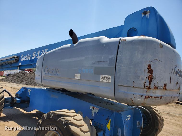 image for item DJ3144 2005 Genie S125  boom lift