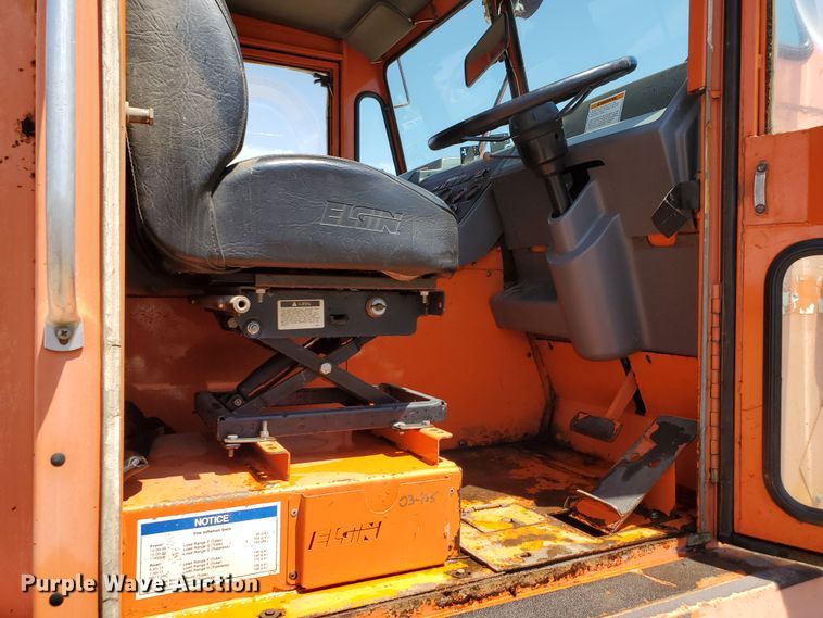 image for item DJ3145 1997 Elgin Pelican P  street sweeper