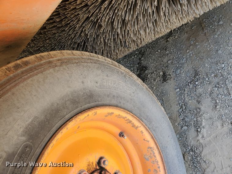 image for item DJ3145 1997 Elgin Pelican P  street sweeper